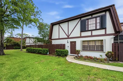 105 Weybridge Circle Royal Palm Beach FL 33411