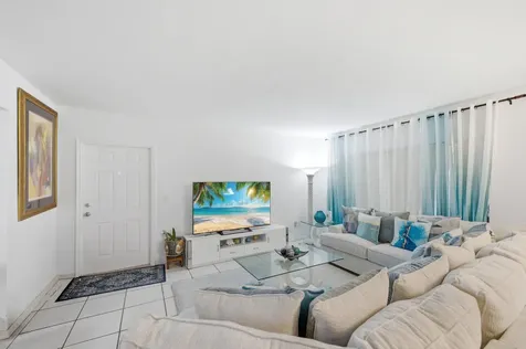 105 Weybridge Circle Royal Palm Beach FL 33411