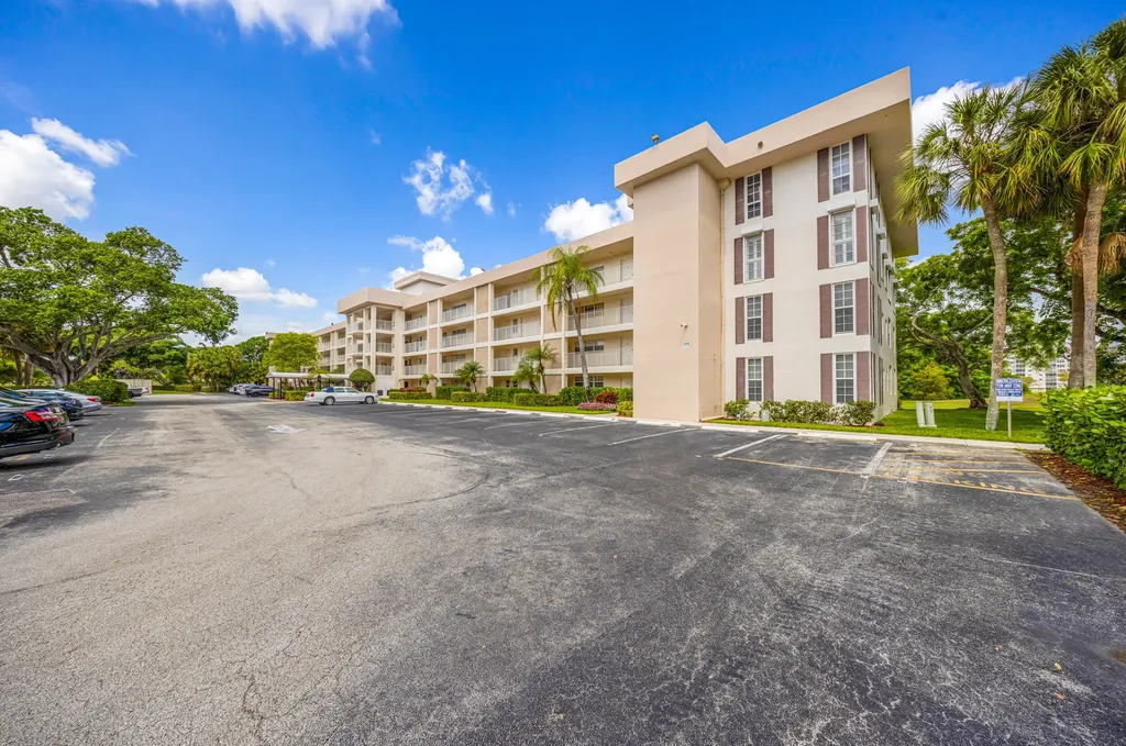 3151 S Palm Aire Drive Pompano Beach FL 33069