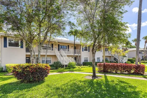 29 Stratford Lane West Boynton Beach FL 33436