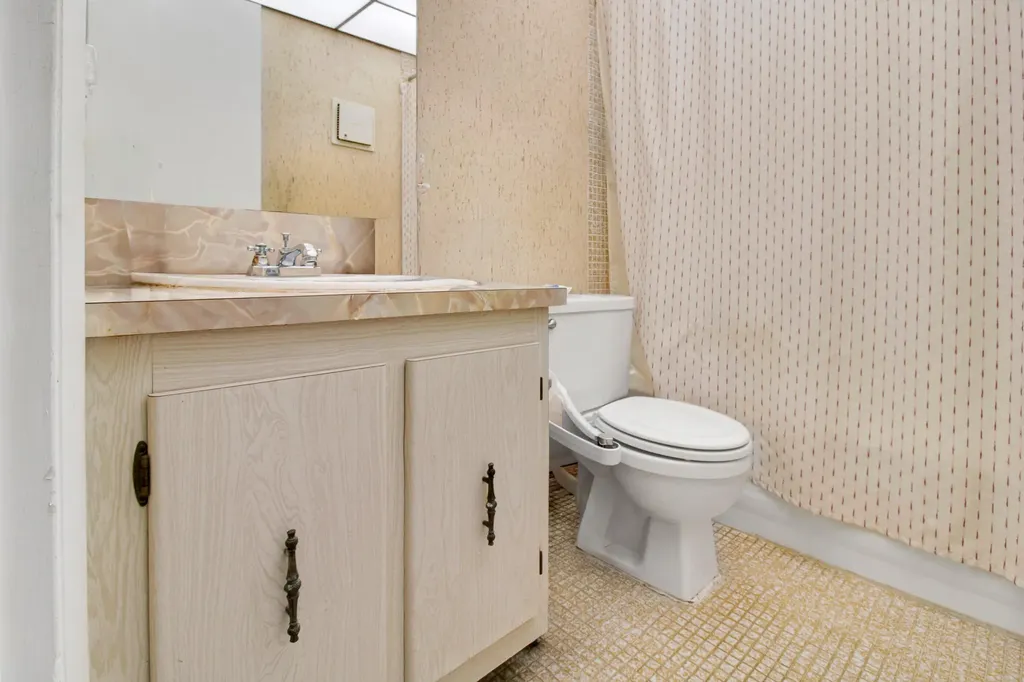 525 Capri K Delray Beach FL 33484
