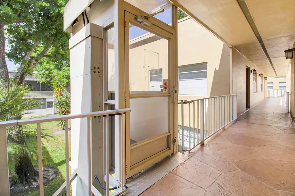 525 Capri K Delray Beach FL 33484