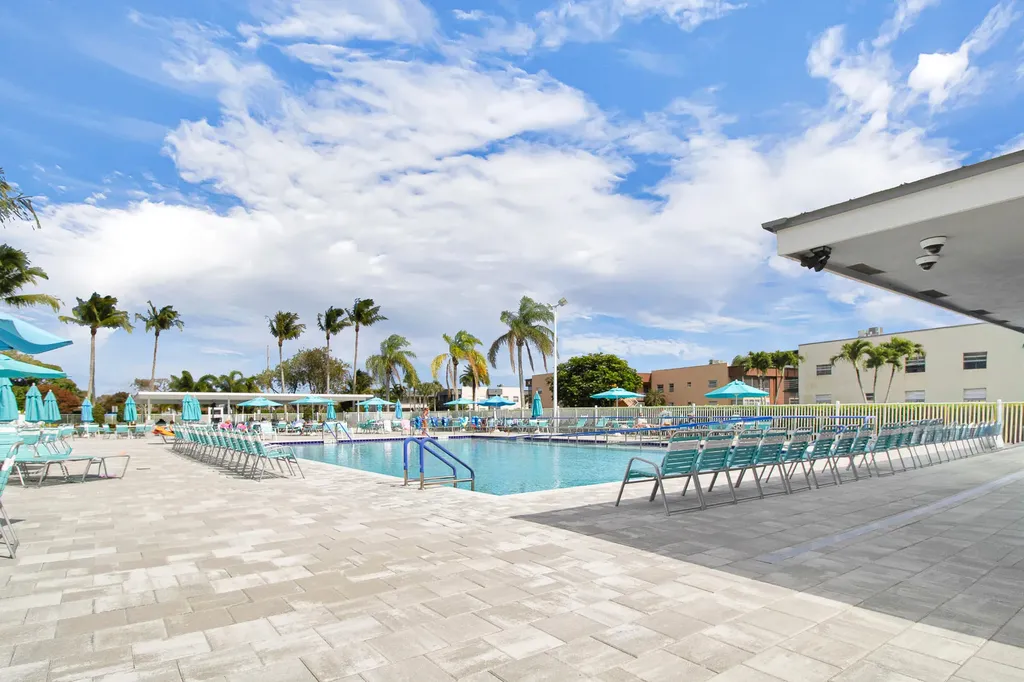 525 Capri K Delray Beach FL 33484