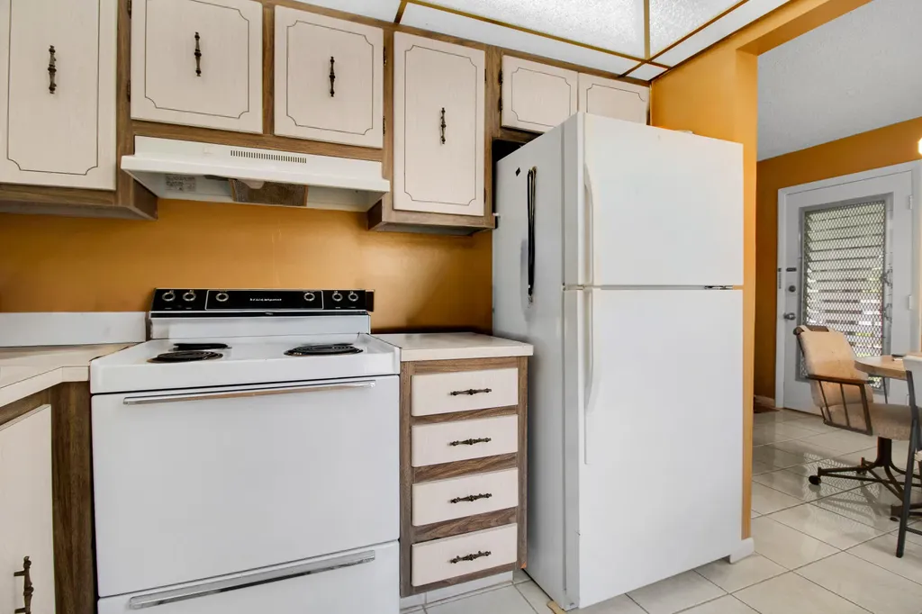 525 Capri K Delray Beach FL 33484