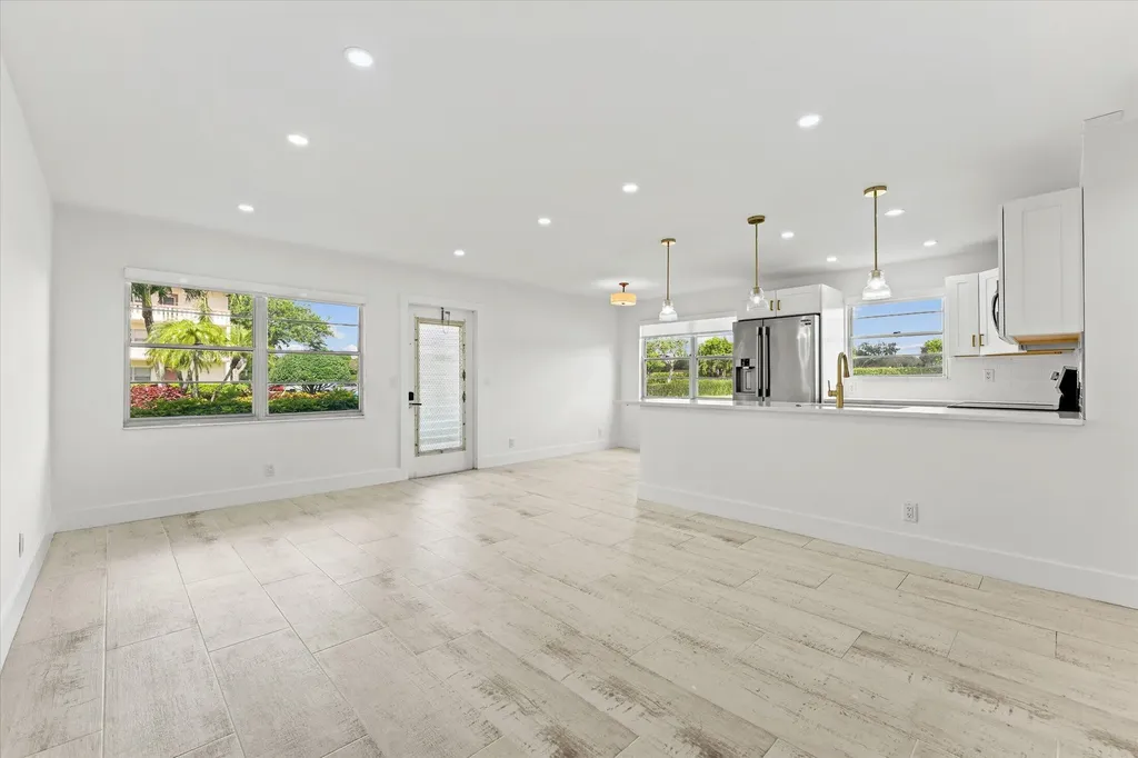 308 Preston H Boca Raton FL 33434