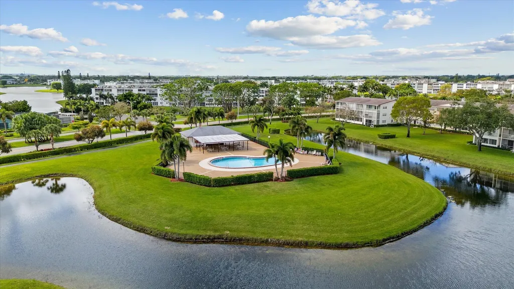 308 Preston H Boca Raton FL 33434