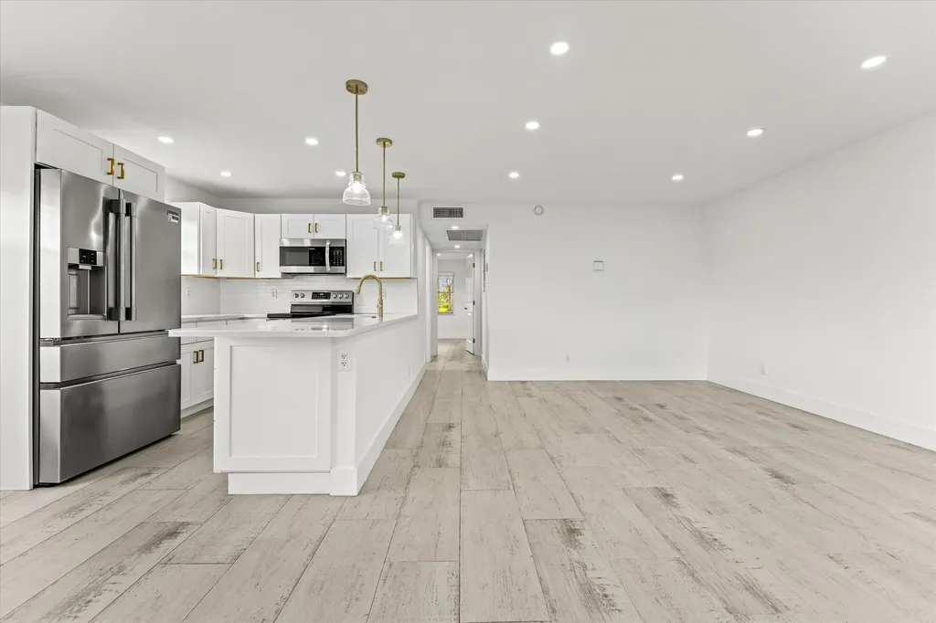 308 Preston H Boca Raton FL 33434