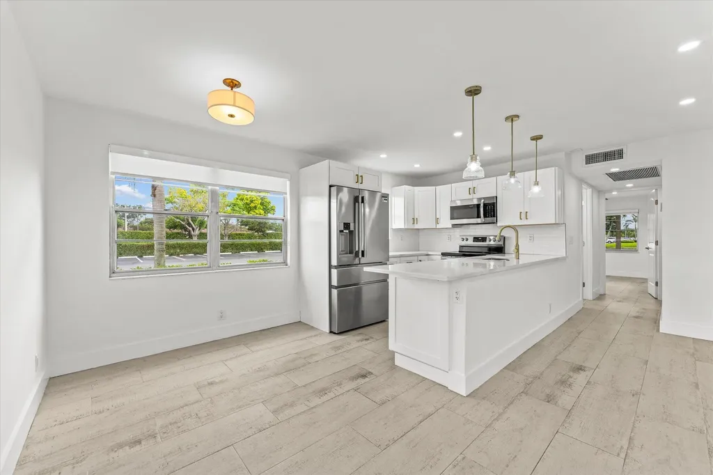 308 Preston H Boca Raton FL 33434