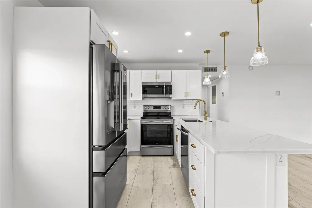 308 Preston H Boca Raton FL 33434