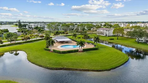 308 Preston H Boca Raton FL 33434