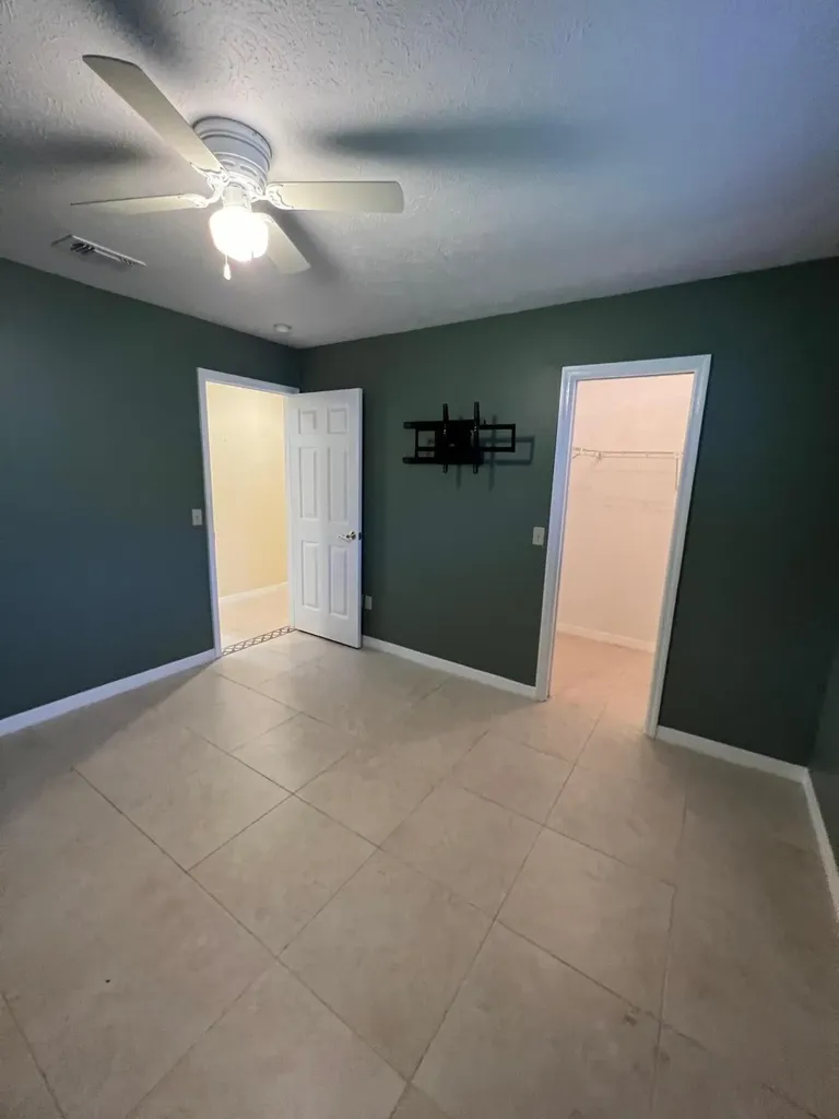1925 SE Cheltenham Street Port St Lucie FL 34983