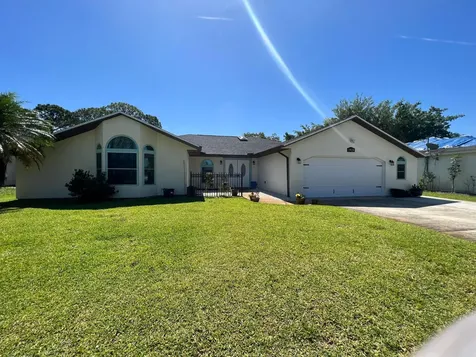 1925 SE Cheltenham Street Port St Lucie FL 34983