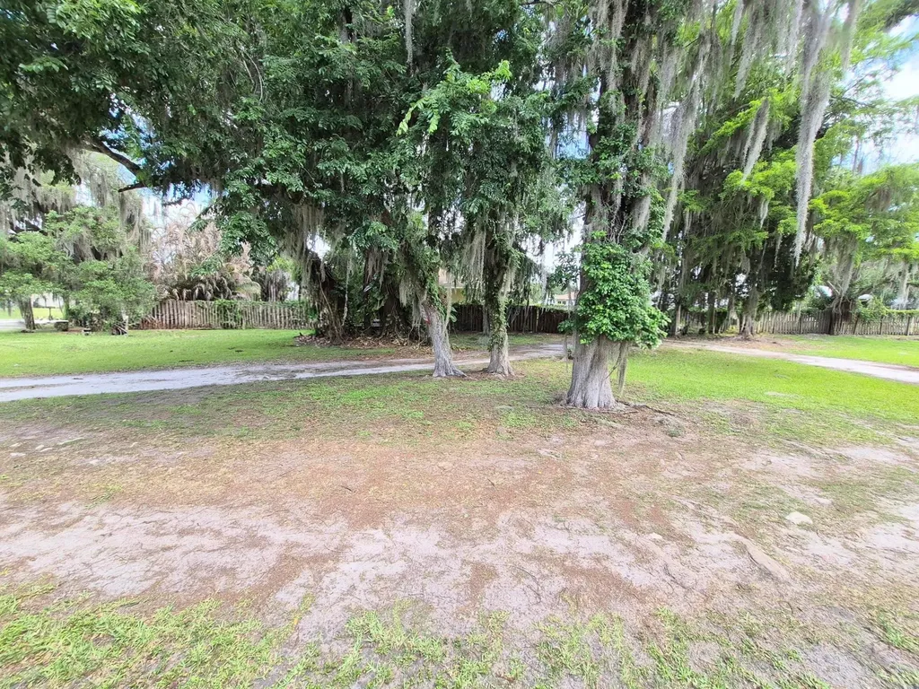 301 SE 5th Avenue Okeechobee FL 34974