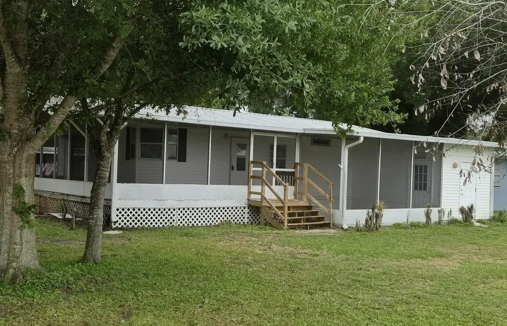 301 SE 5th Avenue Okeechobee FL 34974