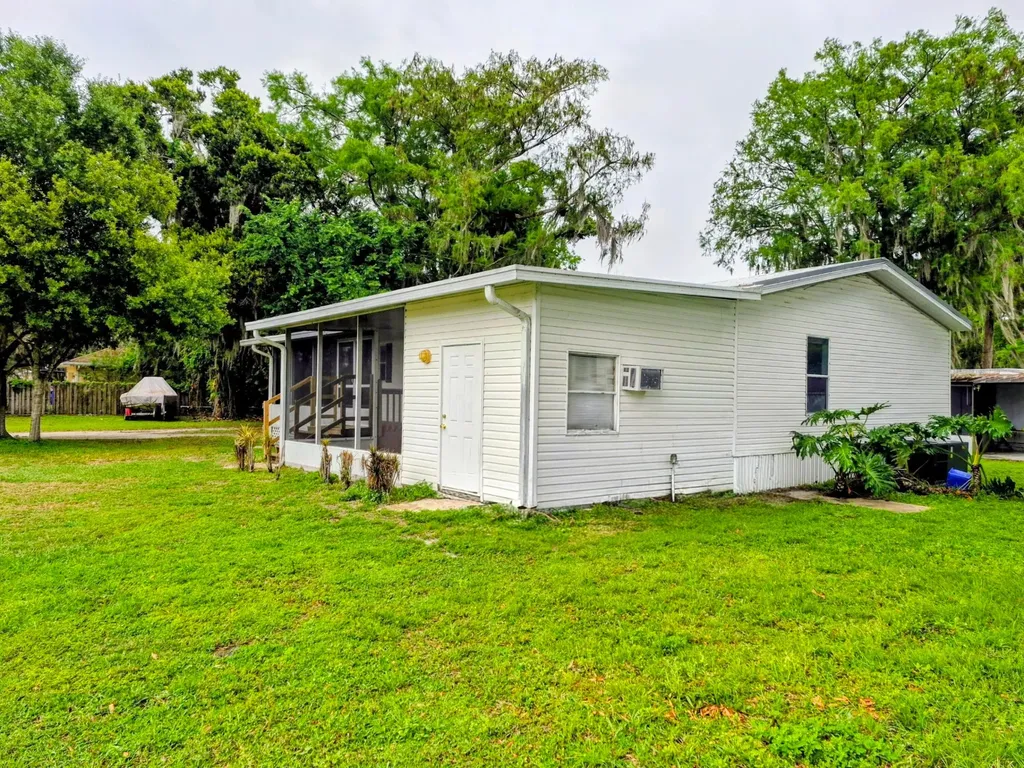 301 SE 5th Avenue Okeechobee FL 34974
