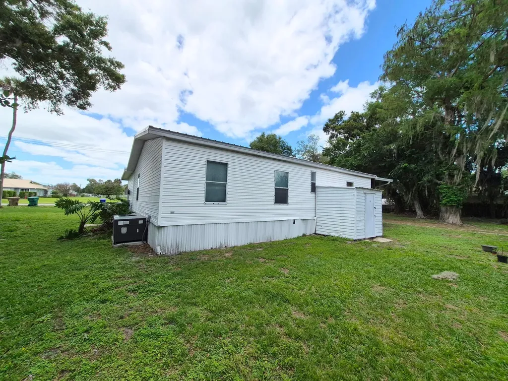 301 SE 5th Avenue Okeechobee FL 34974