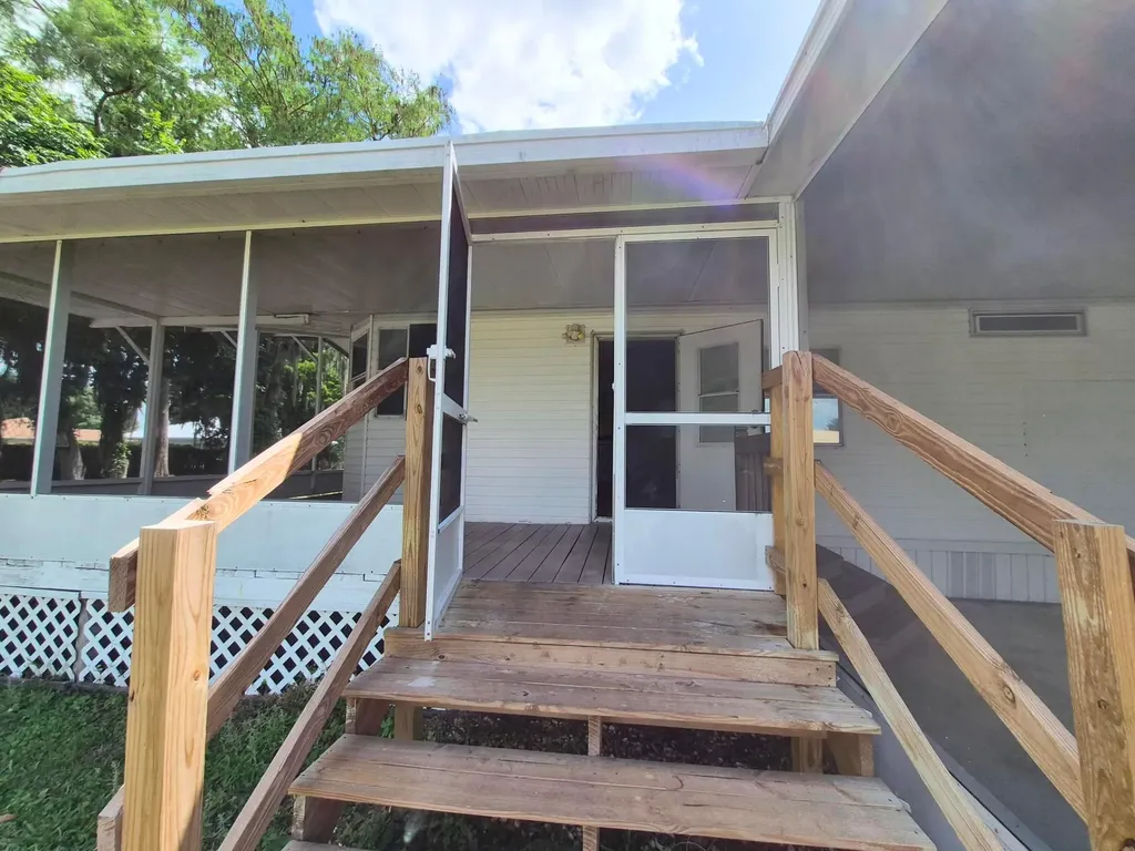 301 SE 5th Avenue Okeechobee FL 34974