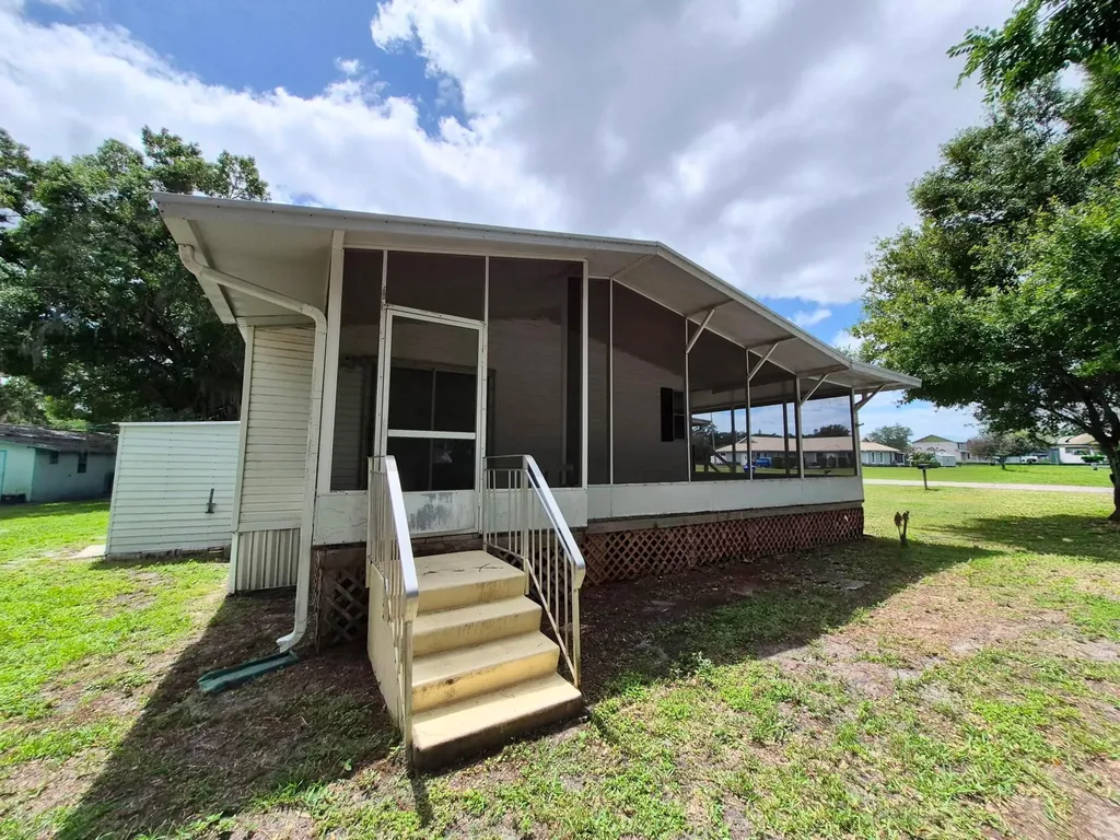 301 SE 5th Avenue Okeechobee FL 34974