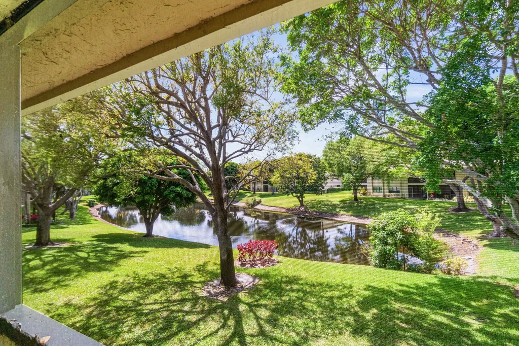 46 Stratford Lane W Boynton Beach FL 33436