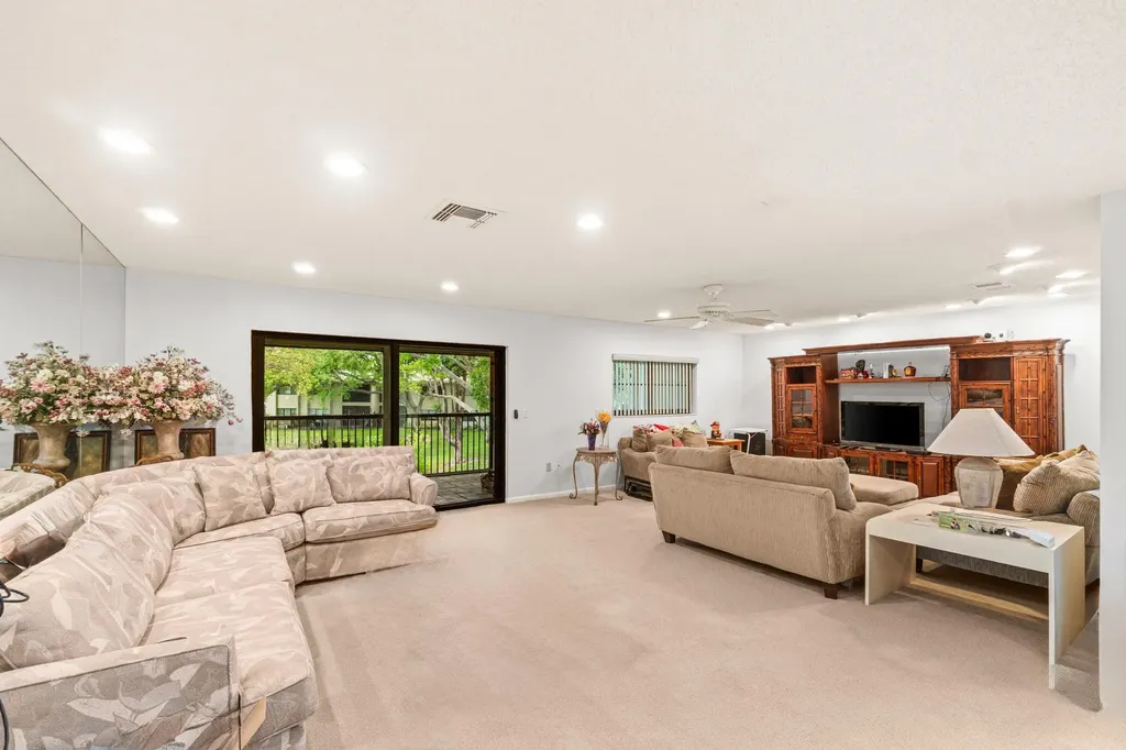46 Stratford Lane W Boynton Beach FL 33436