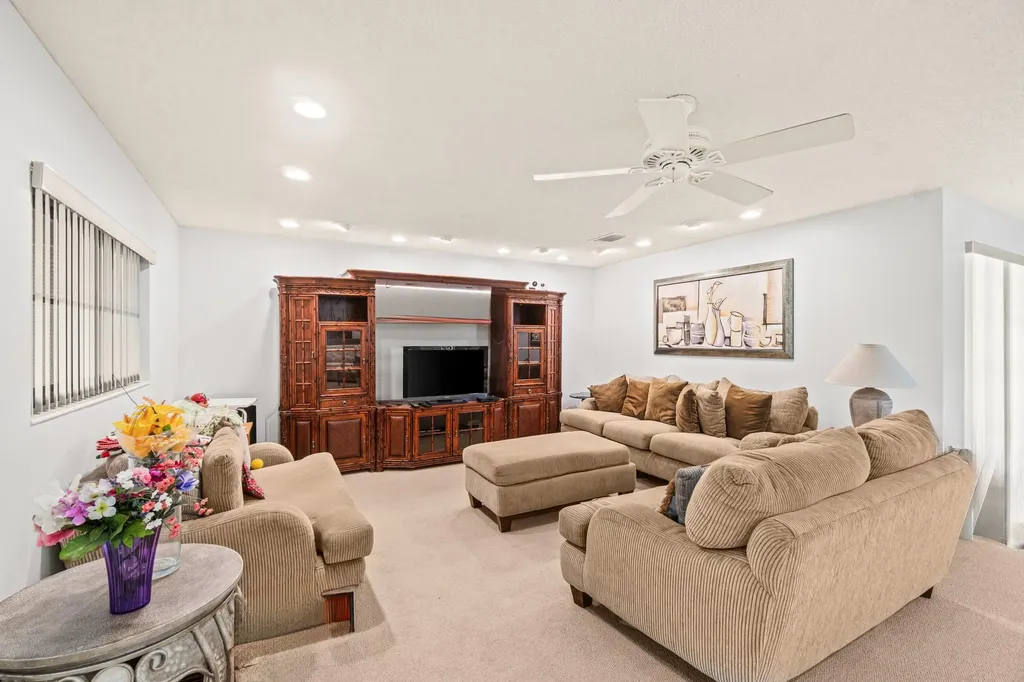46 Stratford Lane W Boynton Beach FL 33436