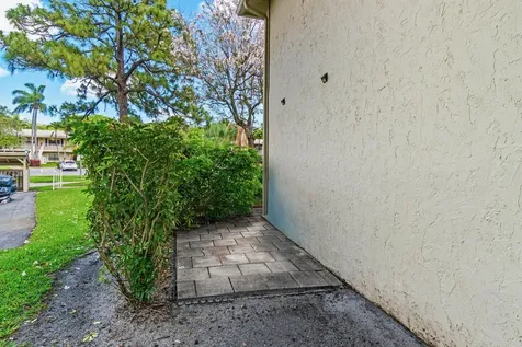 46 Stratford Lane W Boynton Beach FL 33436