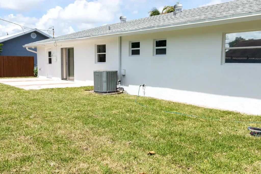 3360 Sapphire Road Lake Worth FL 33462