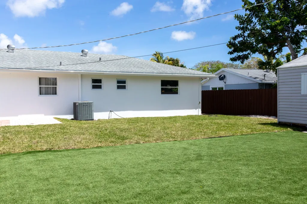 3360 Sapphire Road Lake Worth FL 33462
