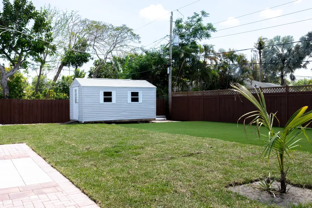 3360 Sapphire Road Lake Worth FL 33462
