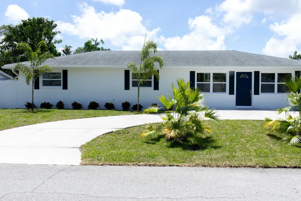 3360 Sapphire Road Lake Worth FL 33462