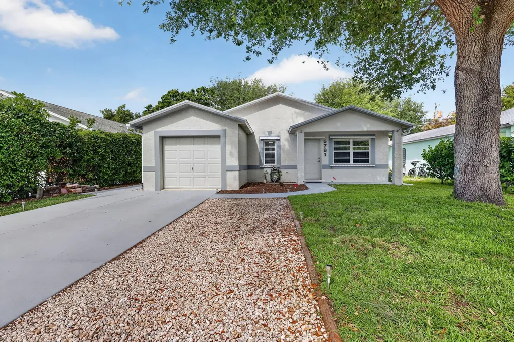 5781 SE Pine Drive Stuart FL 34997