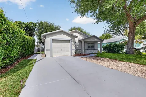 5781 SE Pine Drive Stuart FL 34997