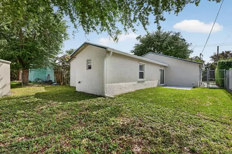5781 SE Pine Drive Stuart FL 34997
