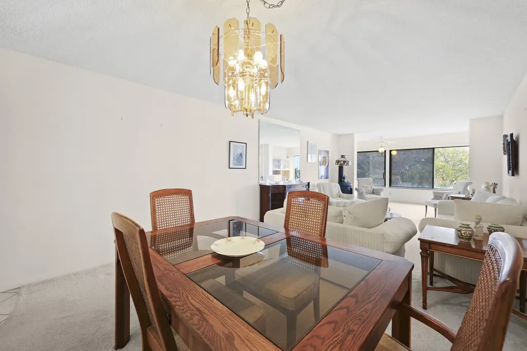 3154 Via Poinciana Greenacres FL 33467