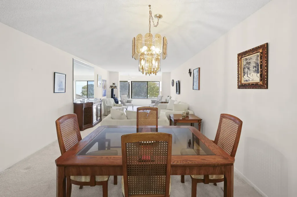 3154 Via Poinciana Greenacres FL 33467