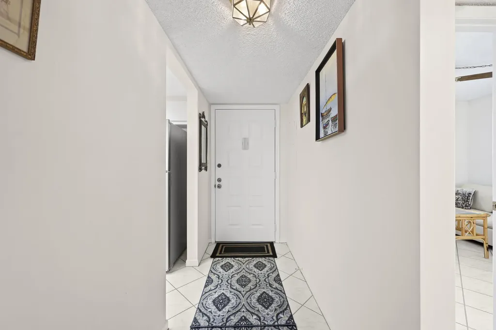3154 Via Poinciana Greenacres FL 33467