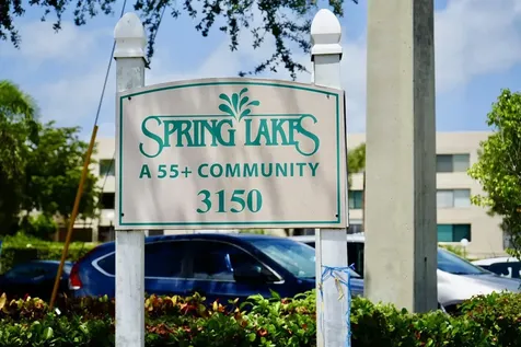 3154 Via Poinciana Greenacres FL 33467