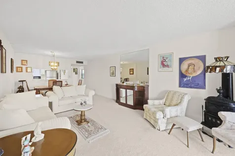 3154 Via Poinciana Greenacres FL 33467