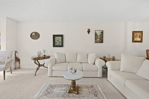 3154 Via Poinciana Greenacres FL 33467