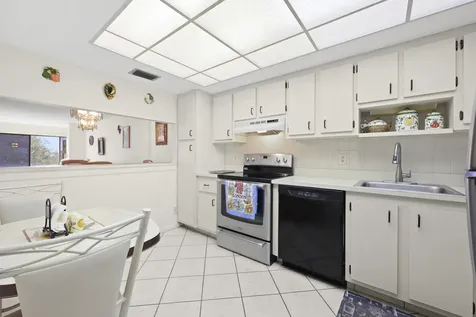 3154 Via Poinciana Greenacres FL 33467