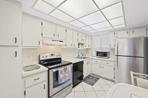 3154 Via Poinciana Greenacres FL 33467