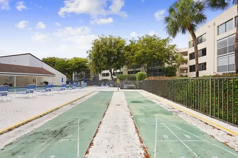 3154 Via Poinciana Greenacres FL 33467