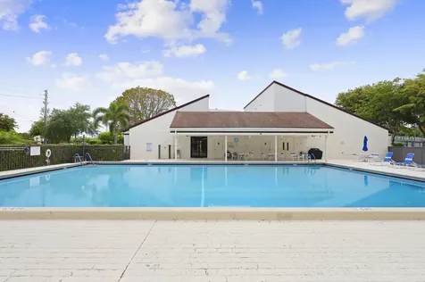3154 Via Poinciana Greenacres FL 33467