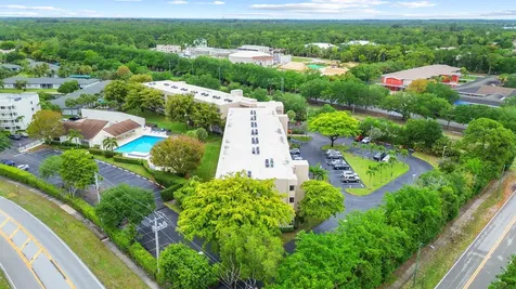 3154 Via Poinciana Greenacres FL 33467