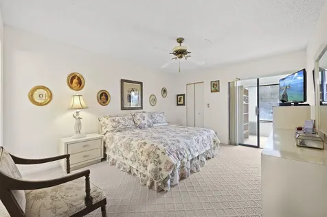 3154 Via Poinciana Greenacres FL 33467