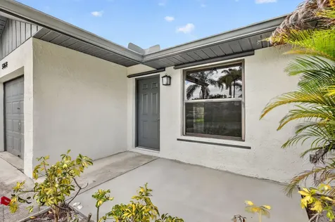 5868 SE Collins Avenue Stuart FL 34997
