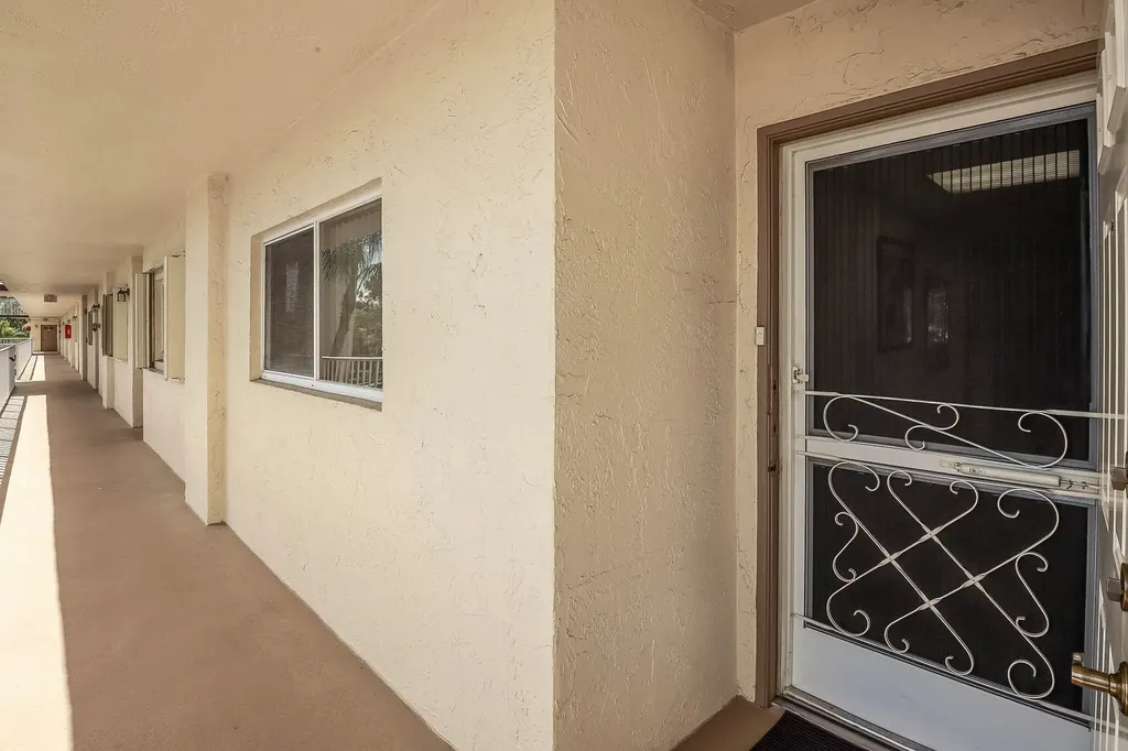 4735 E Lucerne Lakes Boulevard E Lake Worth FL 33467