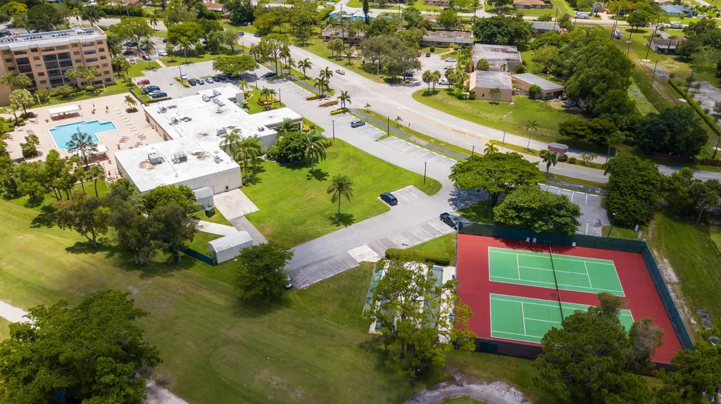 4735 E Lucerne Lakes Boulevard E Lake Worth FL 33467