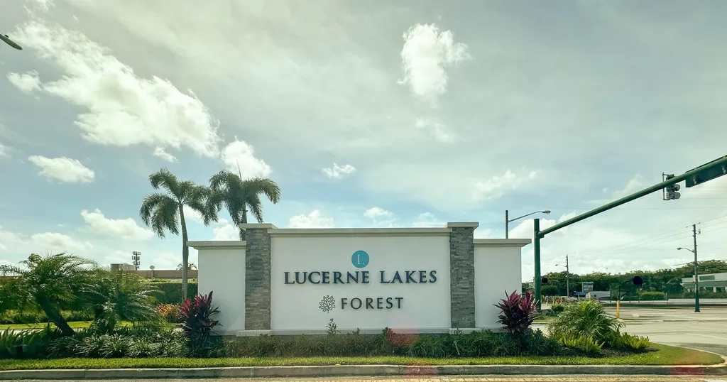 4735 E Lucerne Lakes Boulevard E Lake Worth FL 33467