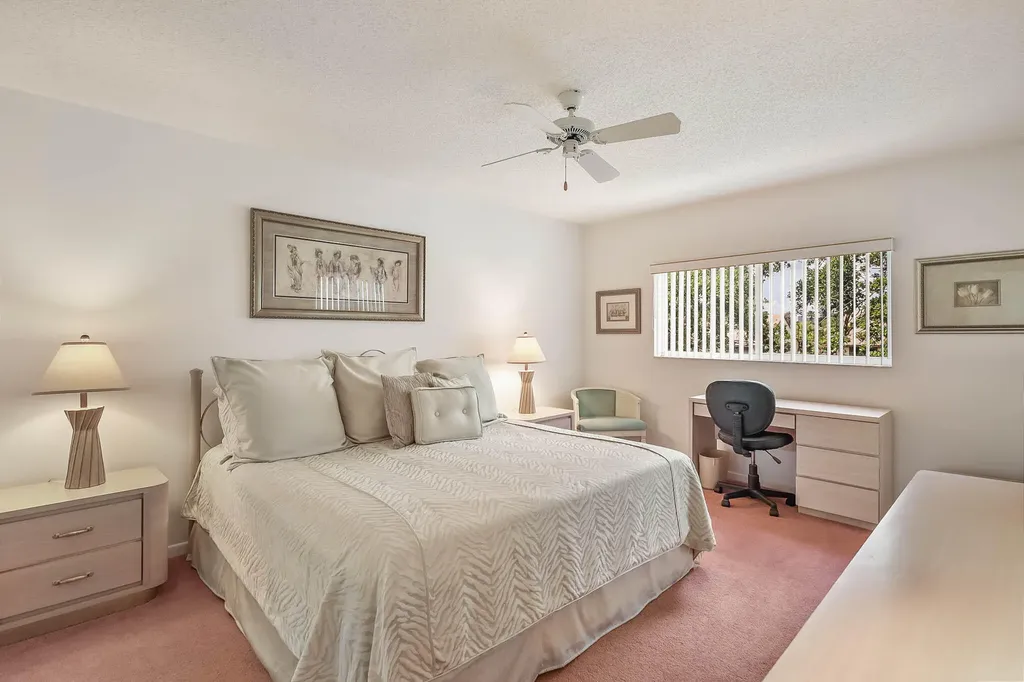 4735 E Lucerne Lakes Boulevard E Lake Worth FL 33467